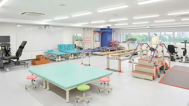 校舎見学 (約40分)