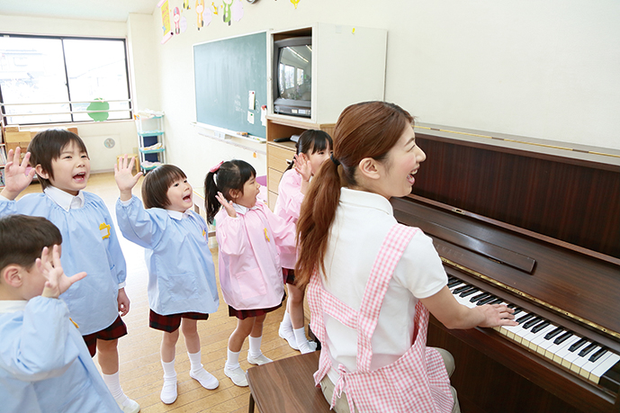 幼稚園の先生になるには?