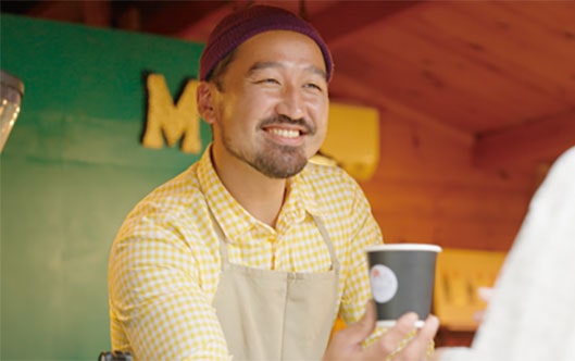 カフェオーナー